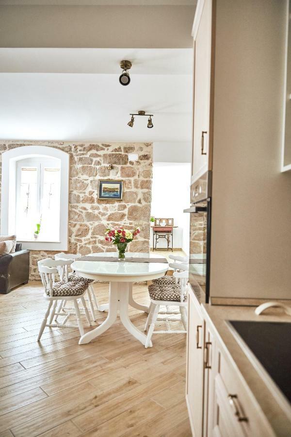 Apartment Vintage Kastela Exterior photo